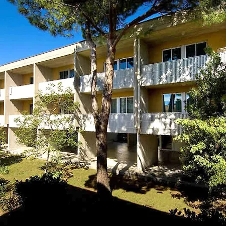Lejlighed Sunny Getaway For 6 Guests In