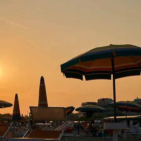 Sunny Getaway For 6 Guests In Lejlighed Bibione