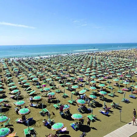 Sunny Getaway Flat With Ac In Bibione