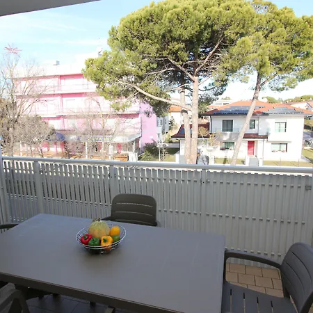 Sunny Getaway For 6 Guests In * Bibione